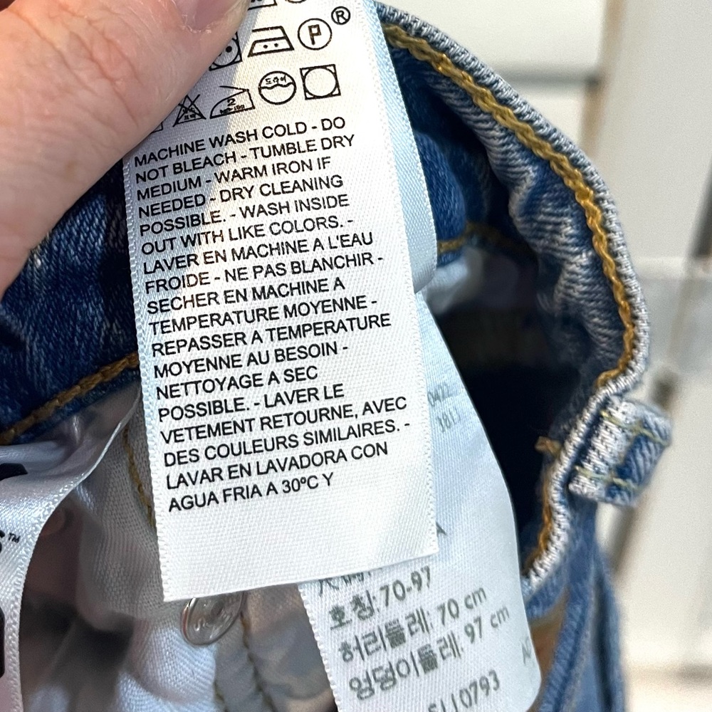Levi’s 501 jean shorts, button-fly, size 28, NWOT - Picture 7 of 7